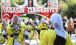 İzmit’te Üç Ülkenin Halk Dansları Şöleni: Dostluğun Dansı İzmitlileri Büyüledi