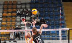 Kuzeyboru, Nilüfer Belediyespor’u Set Vermeden Geçti: 3-0