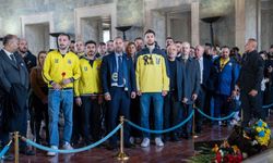 1907 Fenerbahçe Derneği ve 1907 UNİFEB’ten Anıtkabir’e 4 bin 500 öğrenci ile ziyaret