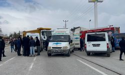 Kamyonla çarpışan otomobilin sürücüsü öldü