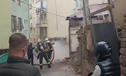 Kocaeli İzmit’te Doğal Gaz Borusu Delindi: Alevler Evin Çatısına Sıçradı, 2 Kişi Yaralı