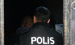 ‘Polisim' deyip, internet kafeden çocukları çıkardı