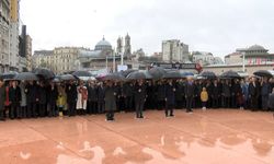 Taksim Meydanı'nda Atatürk'ü anma töreni