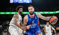 Anadolu Efes, sahasında Fransa ekibi Paris Basketbol'a mağlup oldu