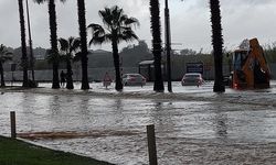 Antalya'da şiddetli yağış etkili oldu