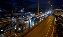 İstanbul'da haftanın ilk iş gününde trafik yoğunluğu yaşanıyor