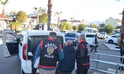 Muğla'da 10 marketten sigara ve para çalan şüpheli yakalandı; hırsızlık kamerada