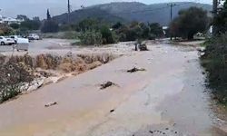 Datça'da sağanak; dere taştı, ev ve iş yerlerini su bastı