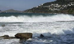 Bodrum'da fırtına etkili oldu, feribot seferleri iptal oldu