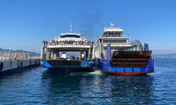 Çanakkale'de sürüklenen feribot kurtarıldı