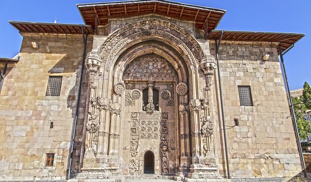 Sivas'ın Gururu: Divriği Ulu Cami ve Darüşşifası