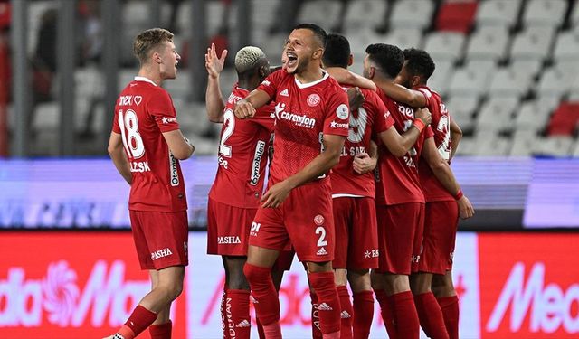 Antalyaspor, Adana Demirspor'u Son Dakikada Mağlup Etti: 2-1