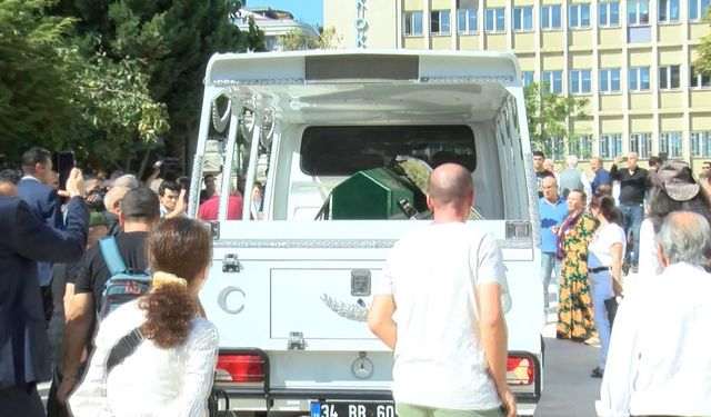 Ahu Tuğba, Teşvikiye Camii'nde Kılınan Cenaze Namazının Ardından Zincirlikuyu Mezarlığı'na Defnedildi