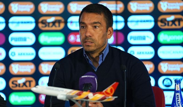 Beşiktaş Teknik Direktörü Bronckhorst: Duran top savunmasında daha güçlü olmalıydık