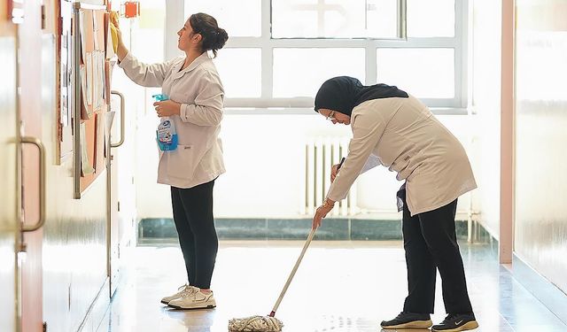 İstanbul'daki Okullara 5 Bin 500 Ek Temizlik Personeli Göreve Başladı