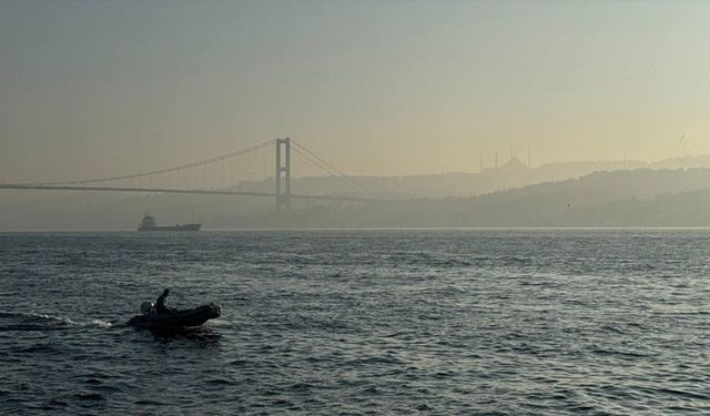 İstanbul Boğazı Gemi Trafiği Sis Nedeniyle Geçici Olarak Askıya Alındı