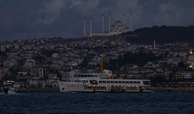 İstanbul'da vapur seferlerine hava muhalefeti engeli