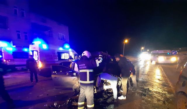 Mardin'de zincirleme trafik kazasında 1’i ağır 6 kişi yaralandı