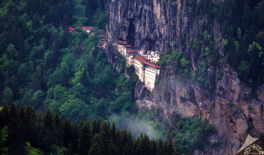 Vadideki Kartal Yuvası: Sümela Manastırı