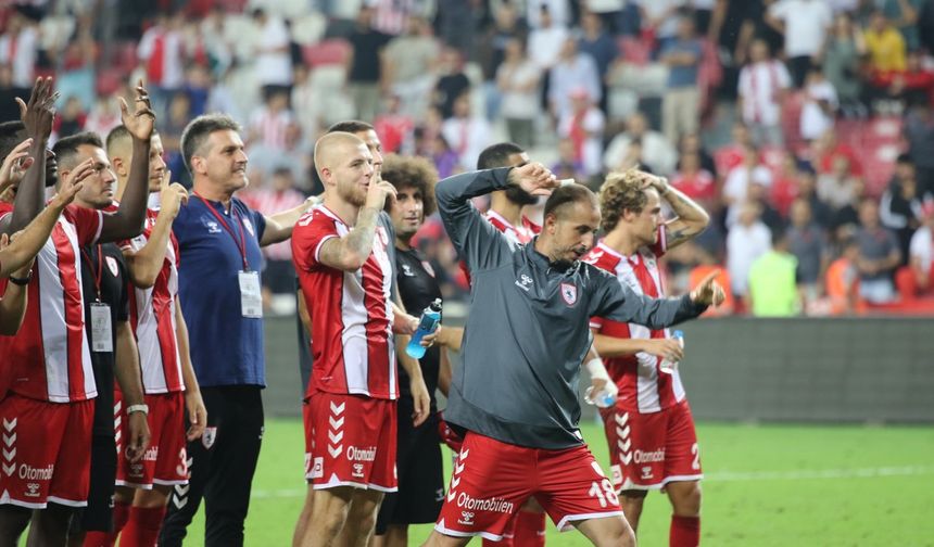 Samsunspor Evinde Başakşehir’i 2-0 Mağlup Etti