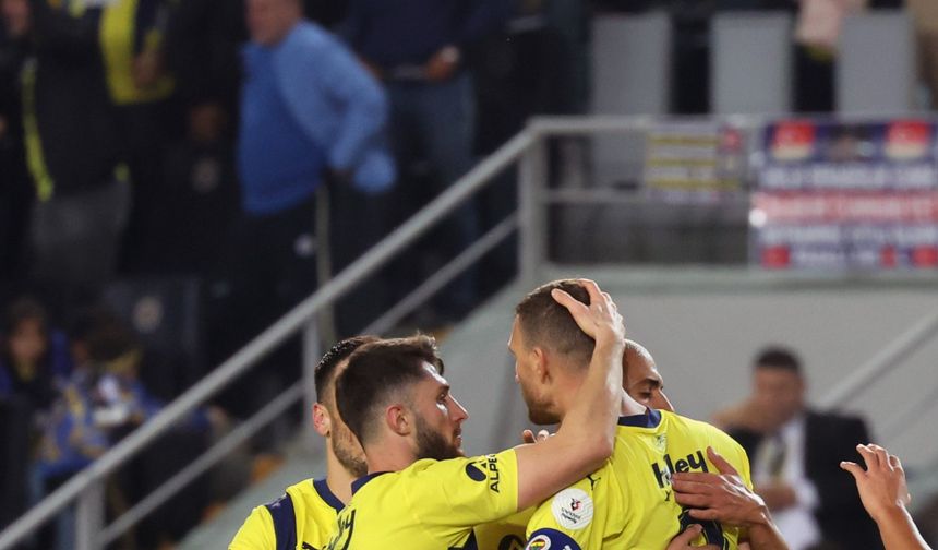 Fenerbahçe 3 puanı golcüleriyle aldı