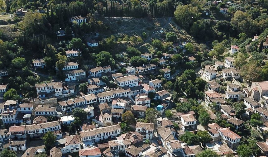 Şirince, sonbaharda da yerli ve yabancı turistlerin uğrak noktası