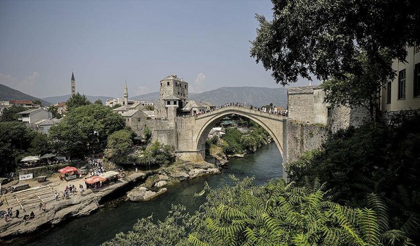 Bosna Savaşı'nda "kara gün" olarak hatırlanan Mostar Köprüsü'nün yıkılışının üzerinden 31 yıl geçti