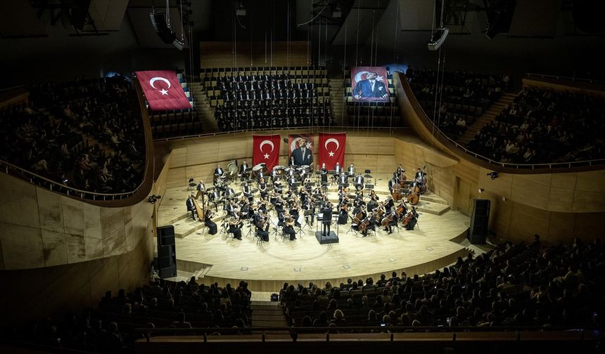 CSO, Büyük Önder Atatürk anısına özel konser verdi