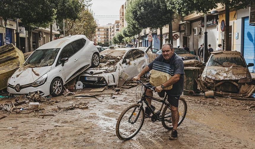 İspanya'nın "soğuk damlası" iklim değişikliği etkisiyle sele dönüştü