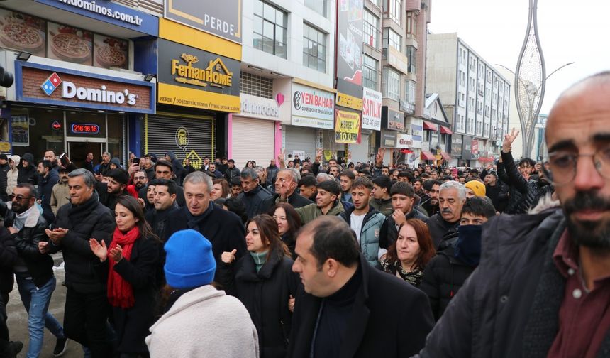 DEM Parti’li Bakırhan: Barış ve çözüm istiyoruz