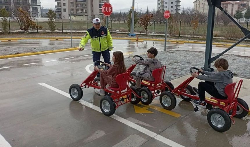 Isparta öğrencilere trafik bilinci kazandırılıyor