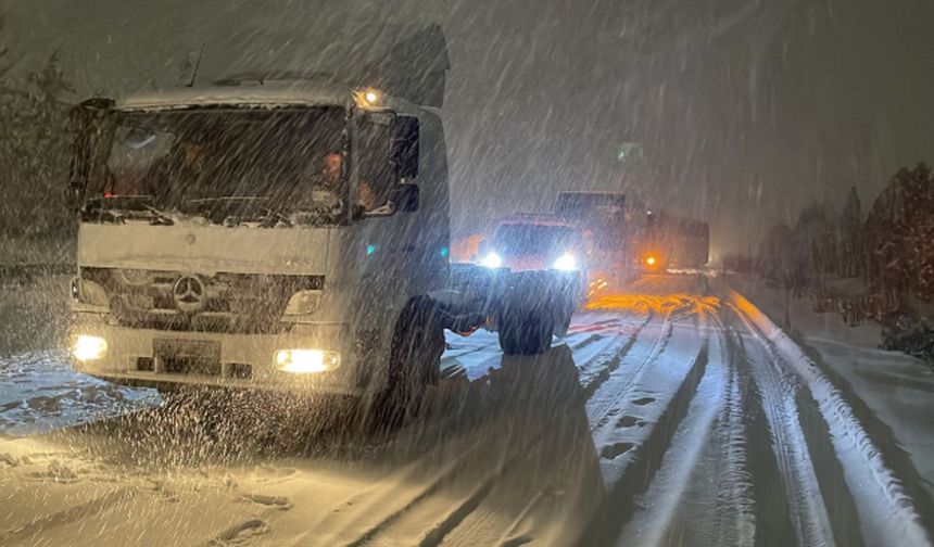 Kar yağışı nedeniyle 6 ilde ağır taşıt trafik yasağı başladı